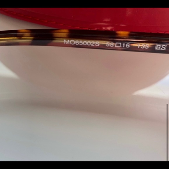 COPY - Moschino brown tortoise shell sunglasses - Picture 4 of 4